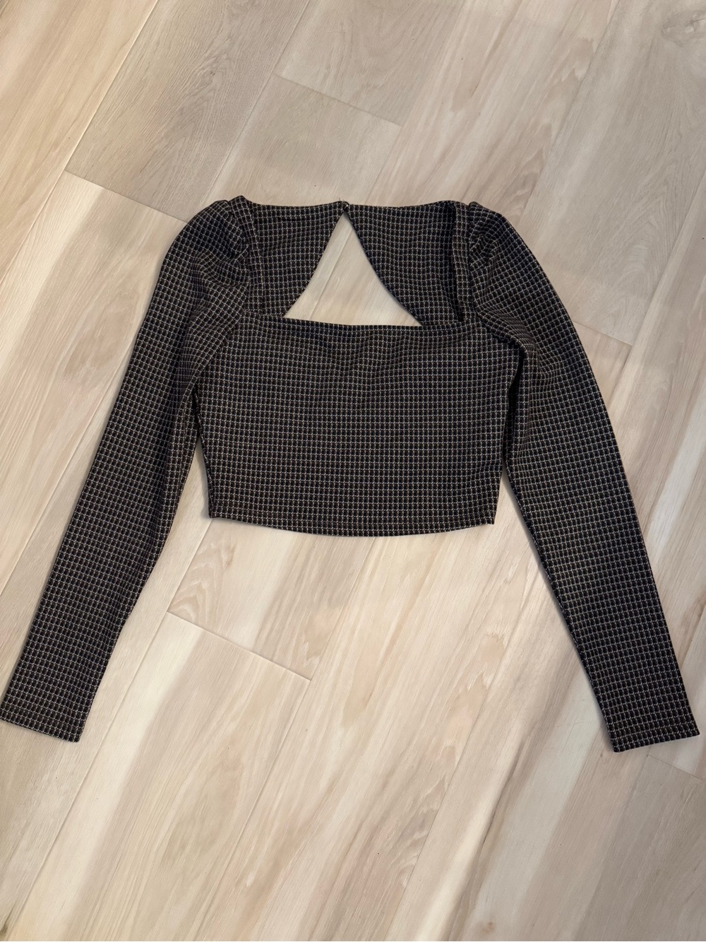 House of Harlow Women's Black Grid Long-Sleeve Square Neck Crop Top
